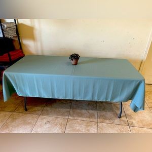 Tablecloth / Mantelería